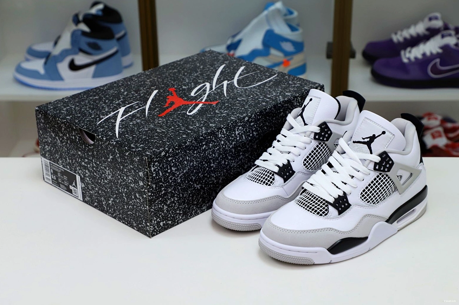 4 AIR MILITARY BLACK JORDAN 0716